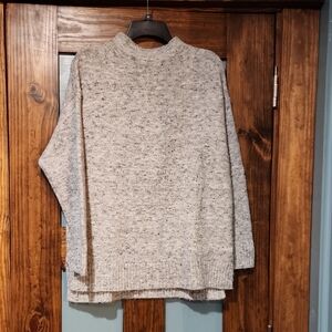 Well Worn Women's Size Small Cozy Gray Knit Sweater